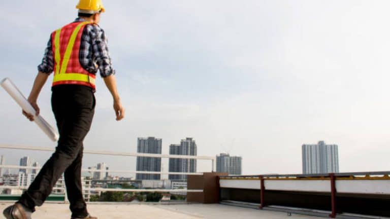 Qui contacter pour refaire une toiture